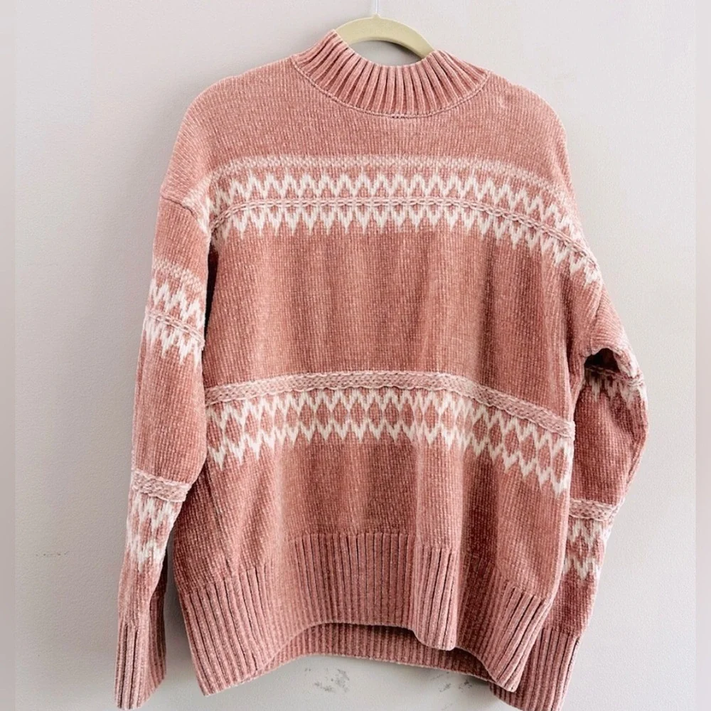 Christian Siriano Chenille dusty pink & white mock neck cozy sweater. EUC Sz M.